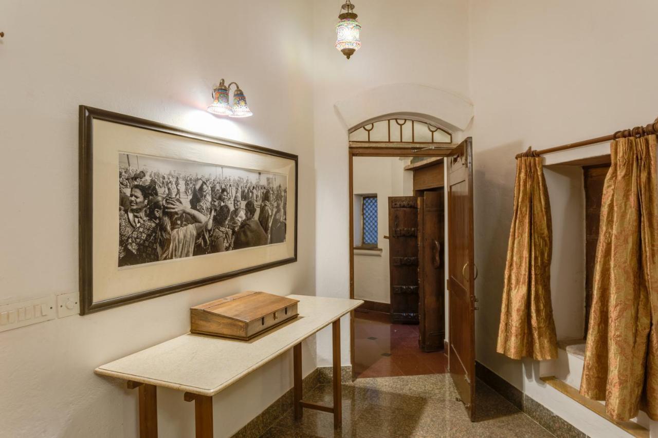 Hostie Chinar Haveli - Heritage Home With Pool, Gurgáon Exteriér fotografie