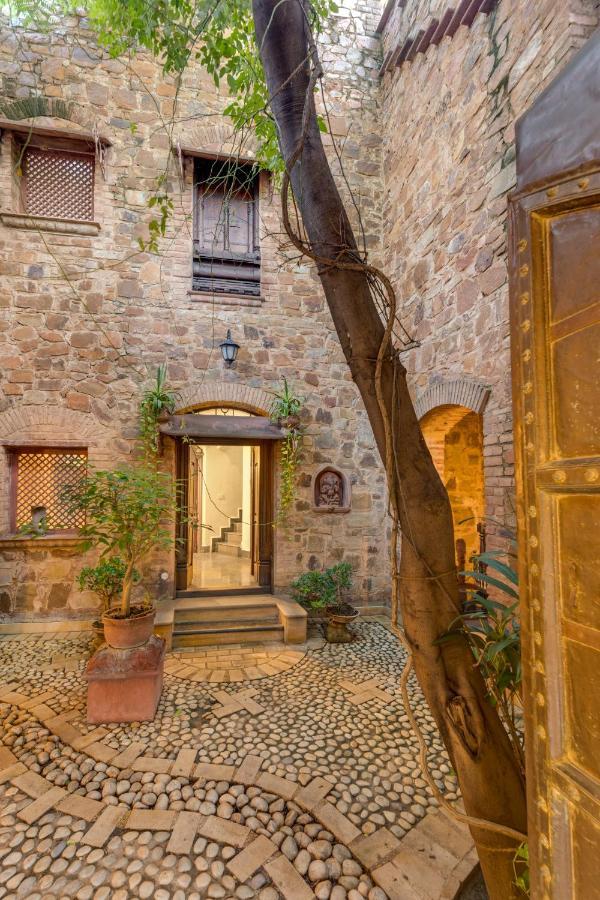 Hostie Chinar Haveli - Heritage Home With Pool, Gurgáon Exteriér fotografie