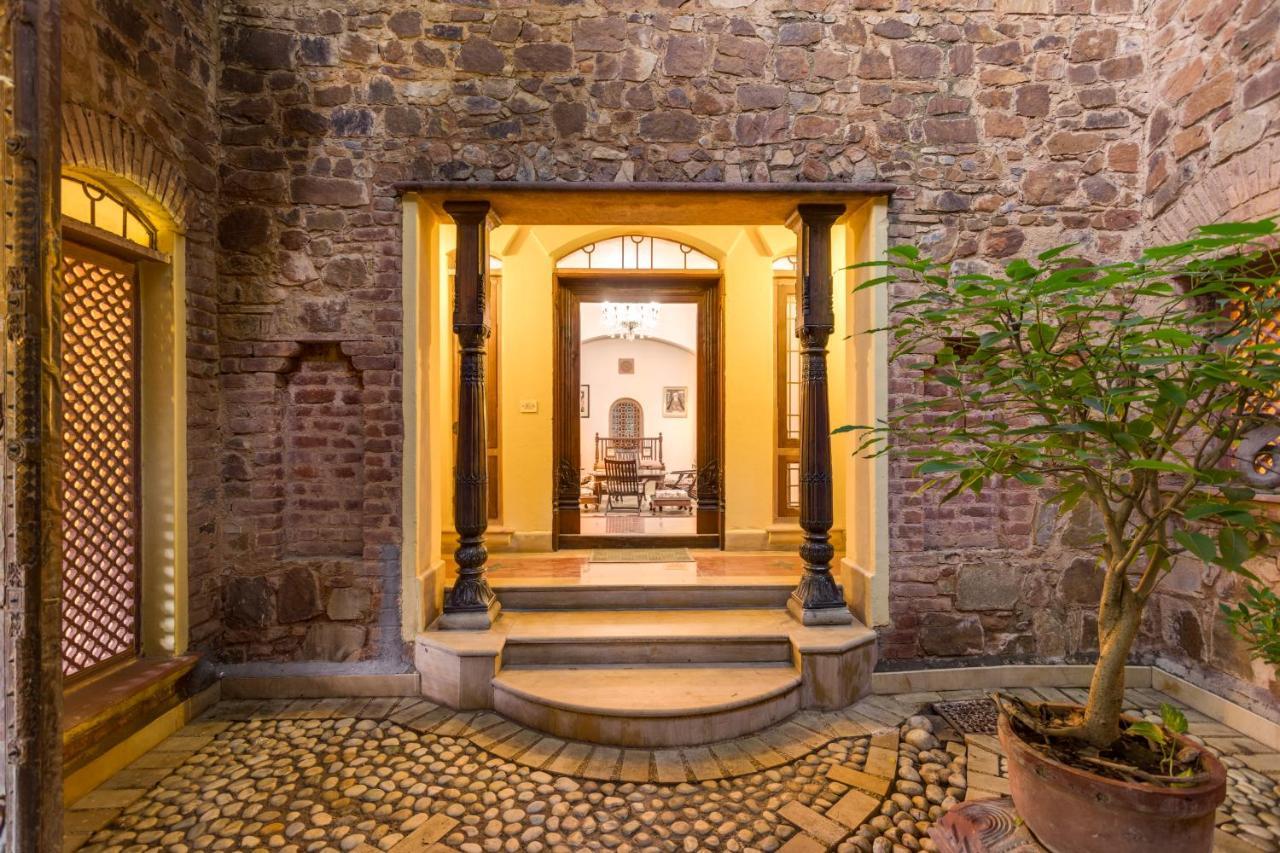 Hostie Chinar Haveli - Heritage Home With Pool, Gurgáon Exteriér fotografie