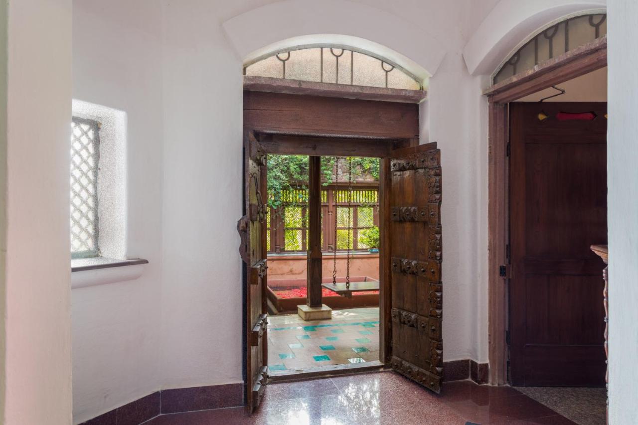 Hostie Chinar Haveli - Heritage Home With Pool, Gurgáon Exteriér fotografie