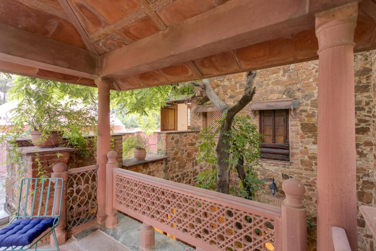 Hostie Chinar Haveli - Heritage Home With Pool, Gurgáon Exteriér fotografie