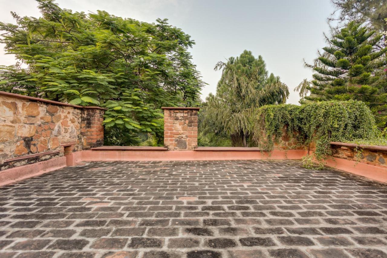 Hostie Chinar Haveli - Heritage Home With Pool, Gurgáon Exteriér fotografie